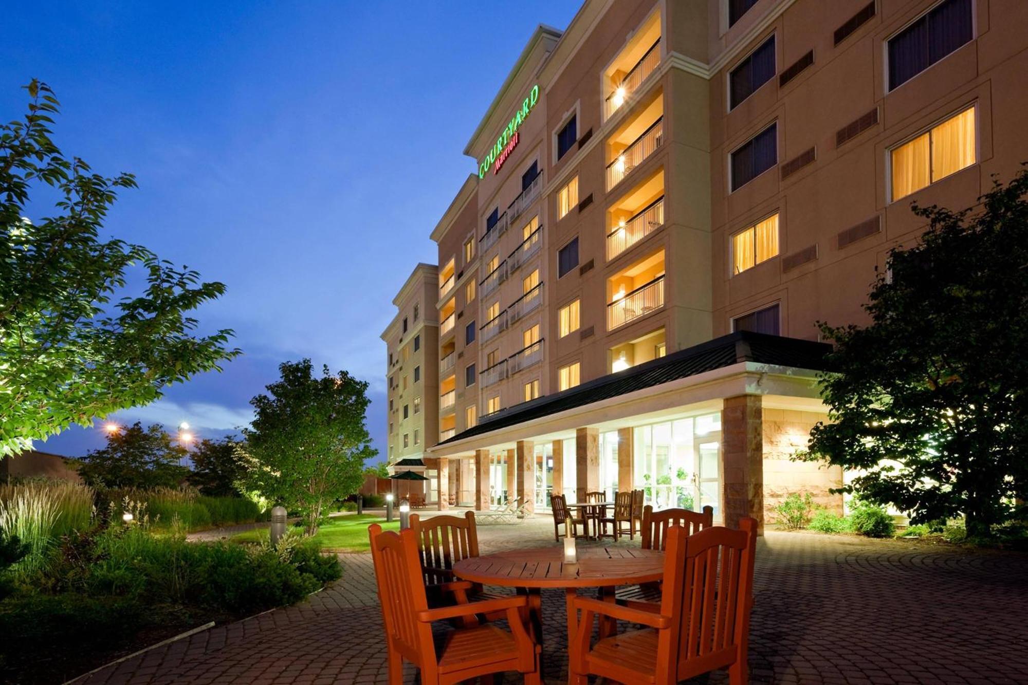 Courtyard By Marriott Toronto Markham Esterno foto